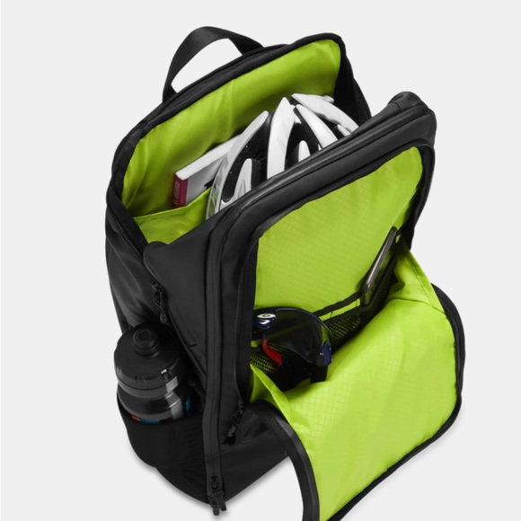 Timbuk2 expandable backpack - Picture 3 of 10